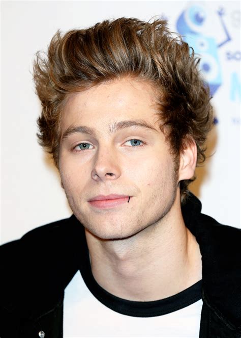 luke hemmings 2014|5 Seconds of Summer: Up Close and Personal (2014)